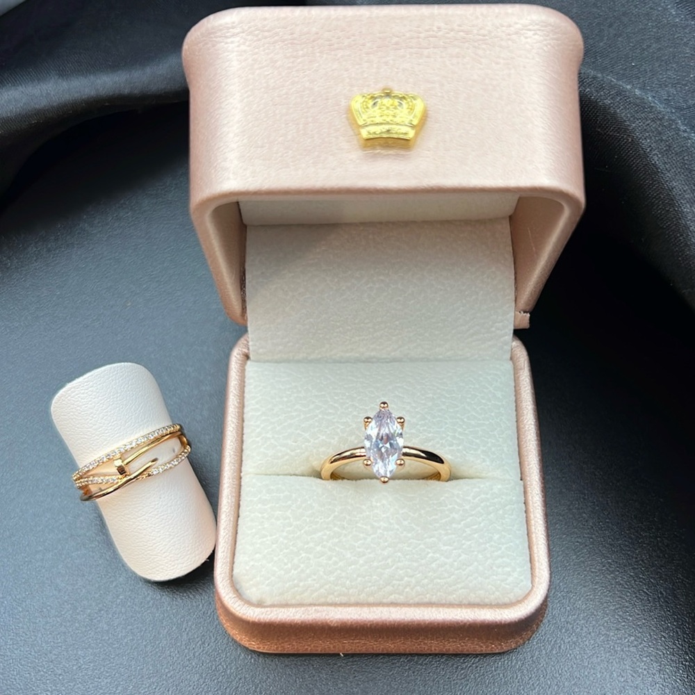 2️⃣ 18kGP Marquee cut AAAA Grade CZ Ring Set. 2 pieces.